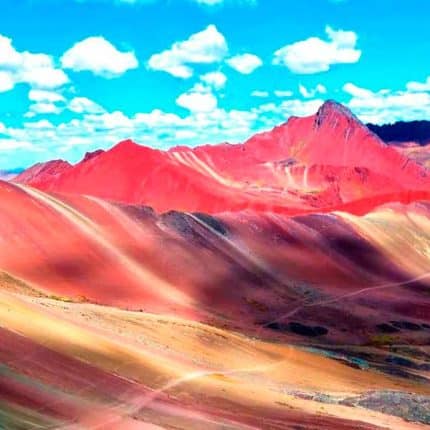 Palcoyo Mountain, the other colorful mountain (4900 meters above sea level).